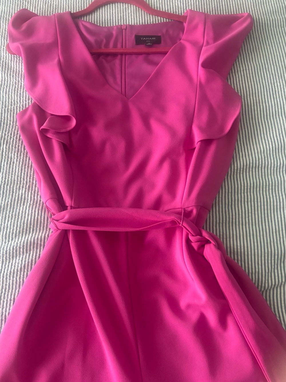 Tahari Sleeveless wide leg cropped jumpsuit in Fuchsia Pink with Self-Tie Belt - Picture 3 of 4